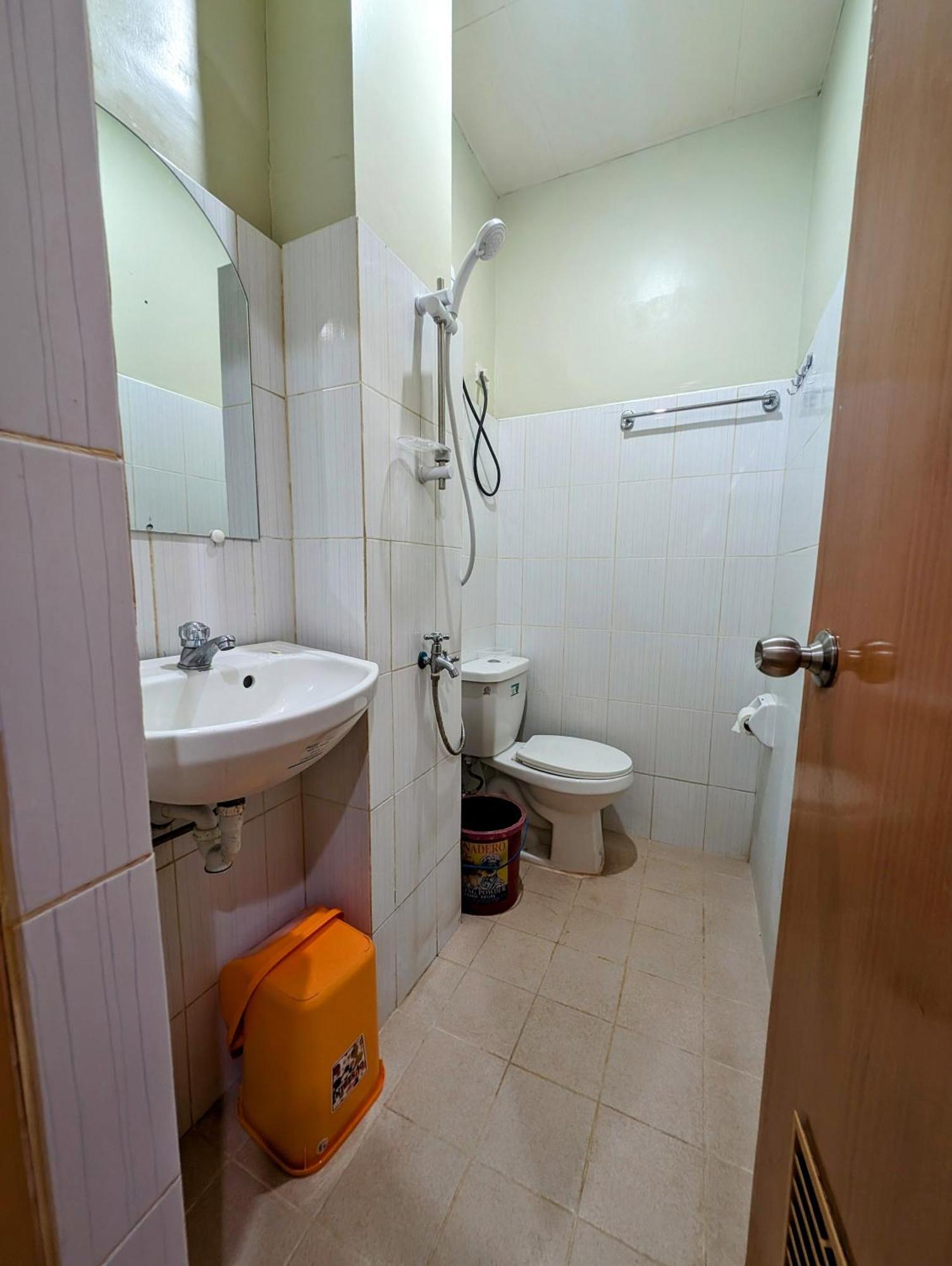 Screaming Gecko Hostel Busuanga Exterior photo