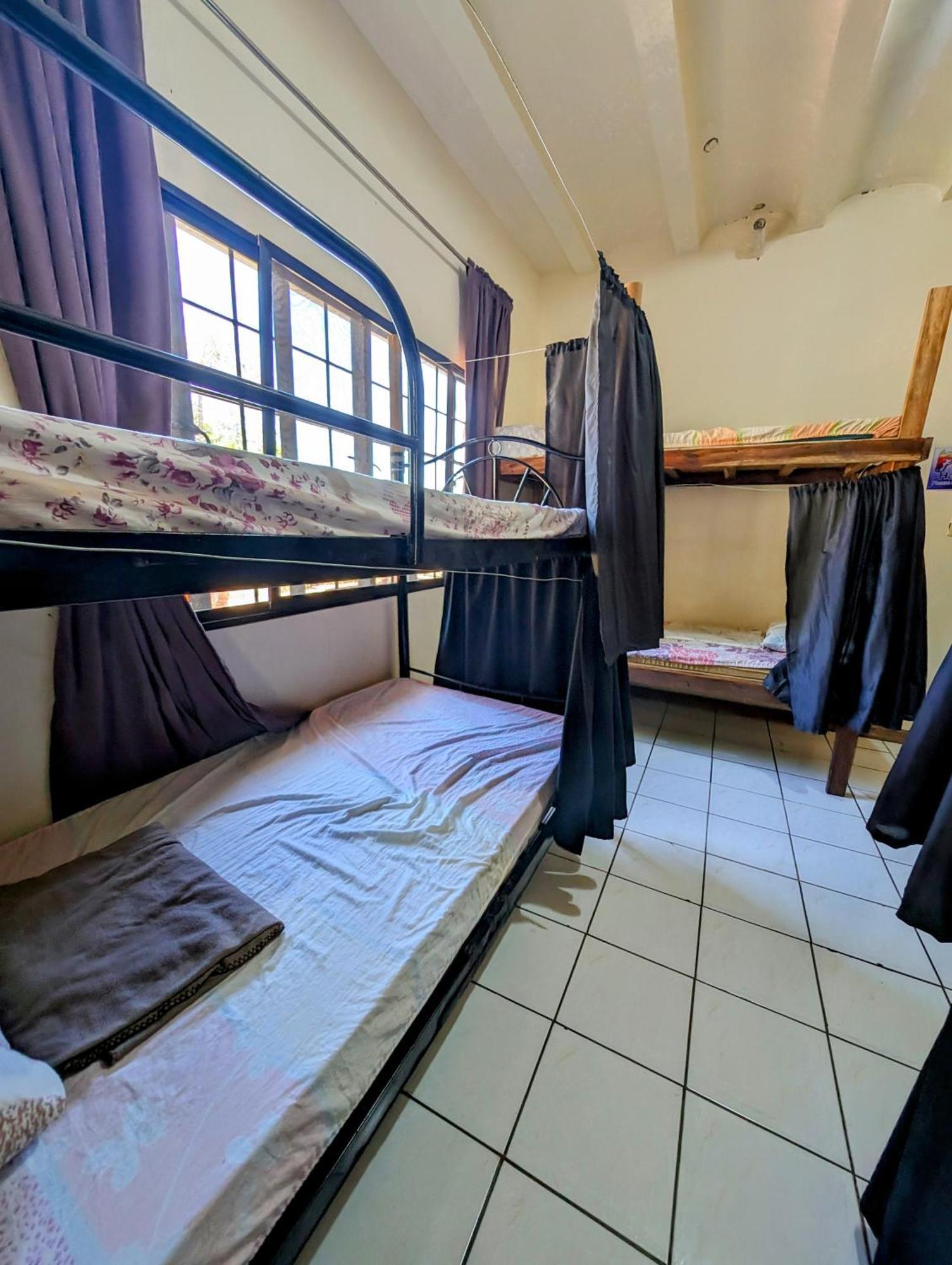 Screaming Gecko Hostel Busuanga Exterior photo