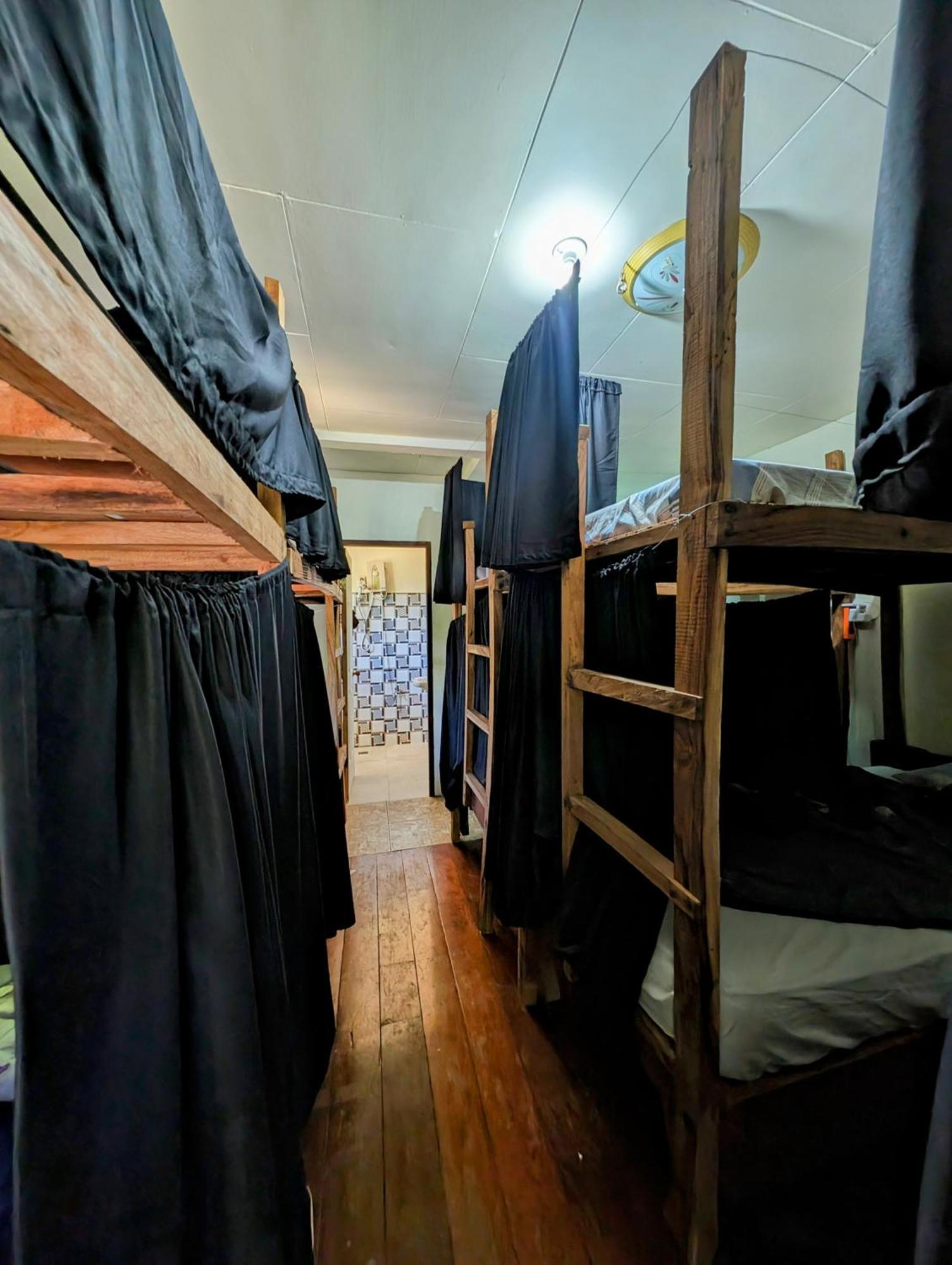 Screaming Gecko Hostel Busuanga Exterior photo