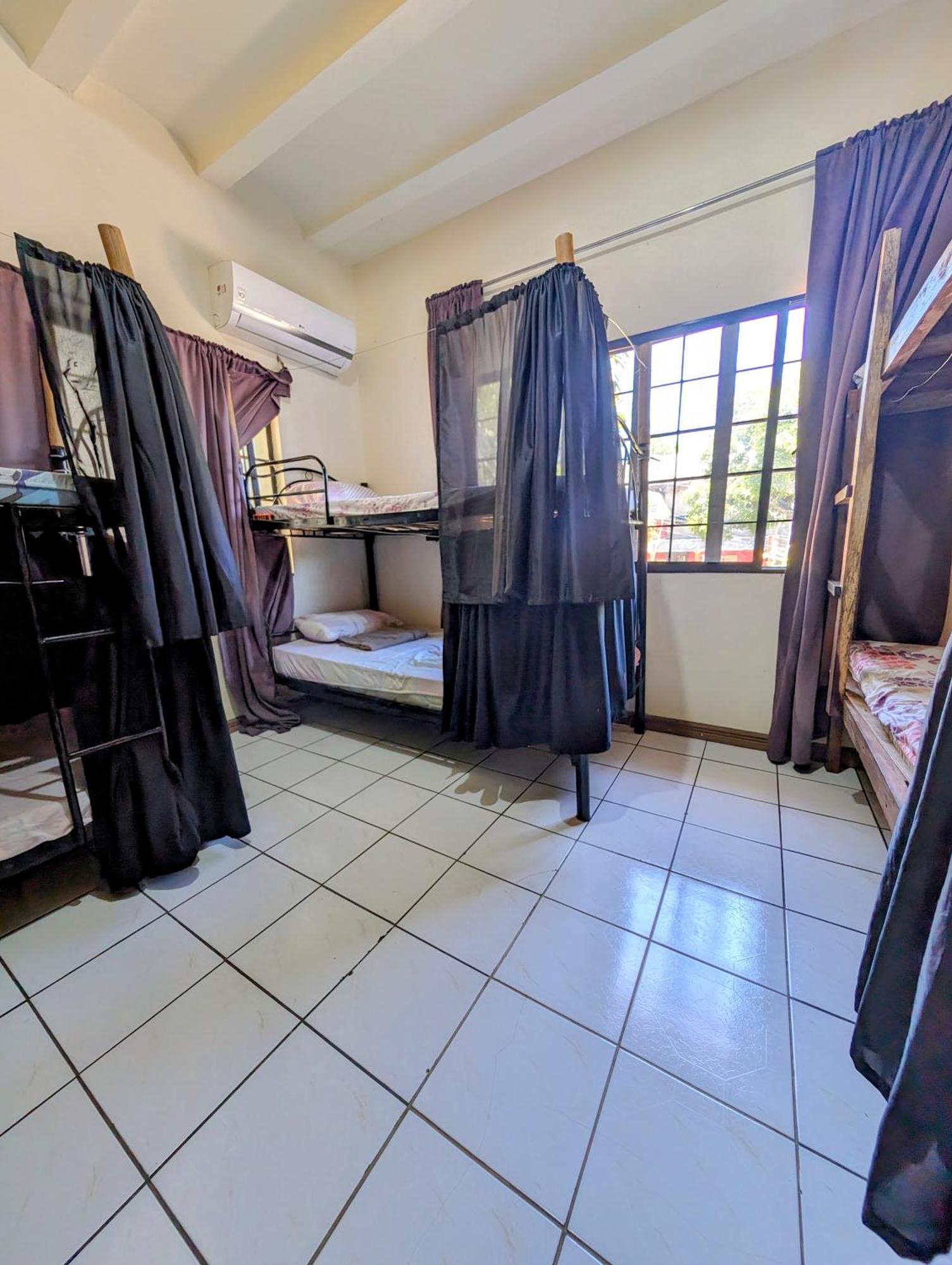 Screaming Gecko Hostel Busuanga Exterior photo