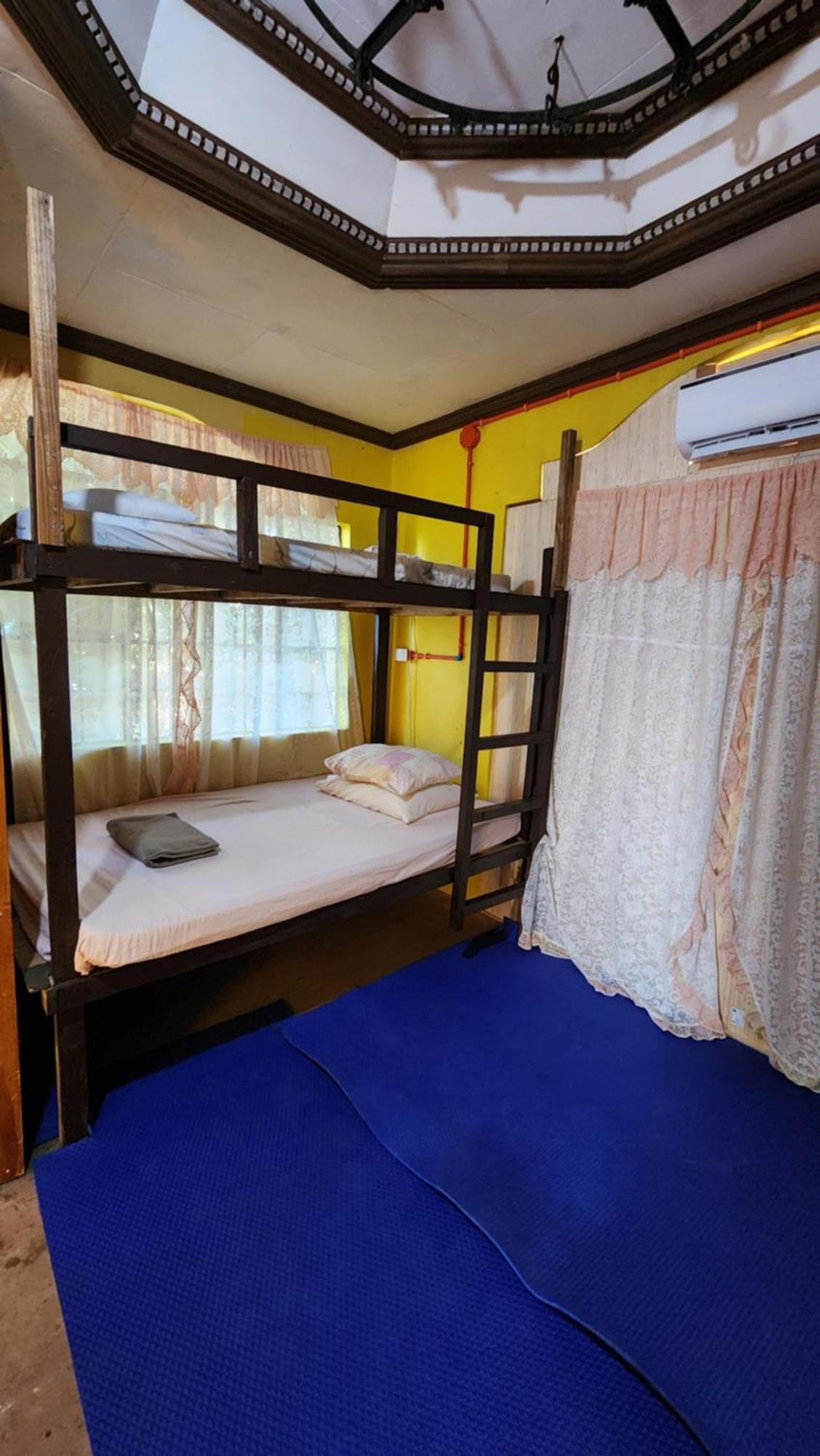 Screaming Gecko Hostel Busuanga Exterior photo